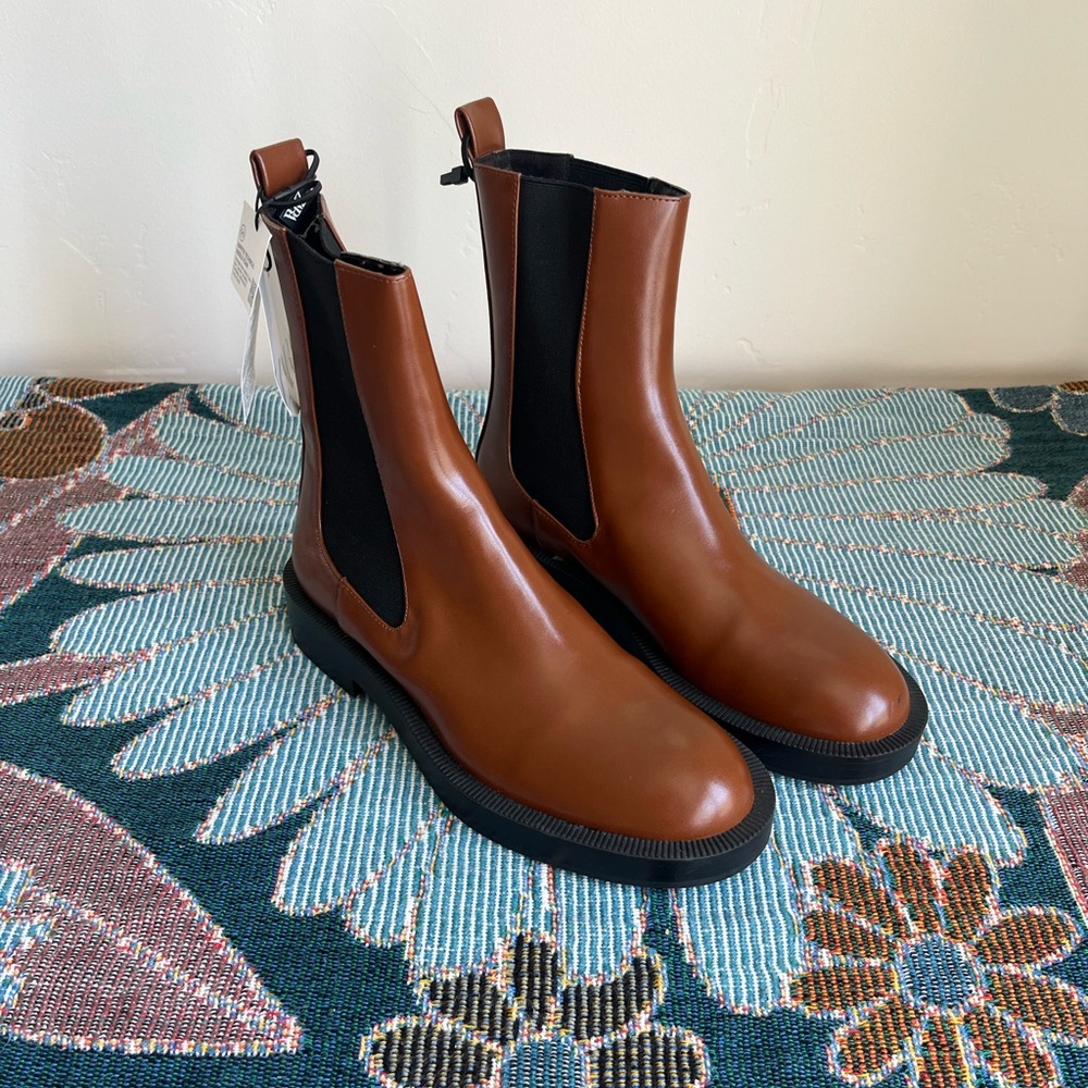 NWT Zara Chelsea Boots brown/black size 7